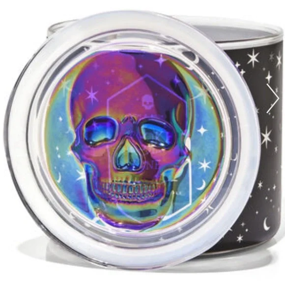 SPOOKY CIDER LANE
3-Wick Candle - Picture 5 of 5